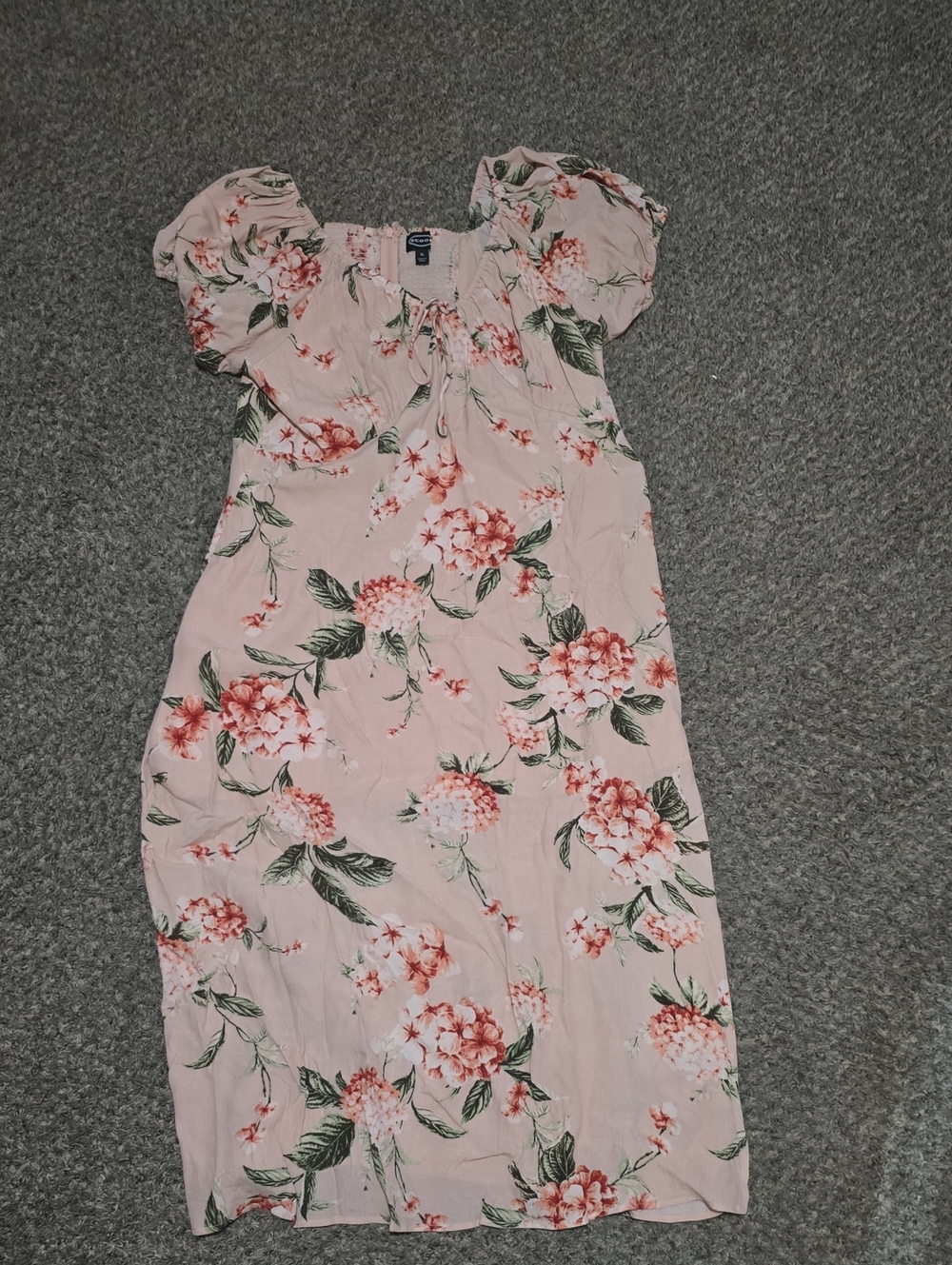 Floral Puff-Sleeve Midi Dress in Light Pink